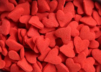 Picture of RED SUGAR HEARTS EDIBLE SPRINKLES X 50G